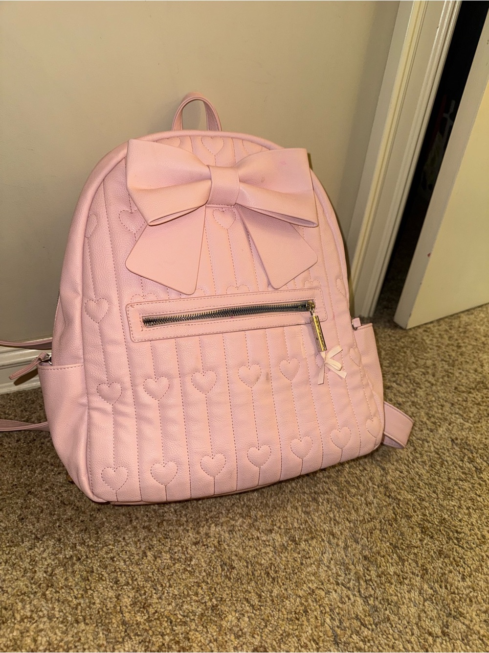 Betsey Johnson Pink Quilted Bow Backpack - Cute Heart Pattern Bag - Picture 3 of 5